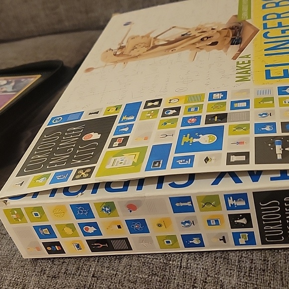 Flinger Bot Building Set. - Picture 2 of 2